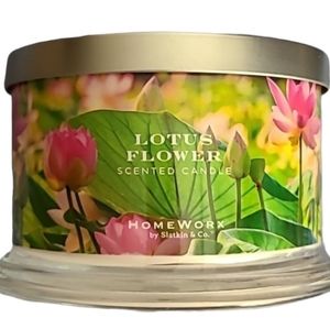 LOTUS Flower 4 wick CaNdLe by Homeworx smells wonderful great new candle